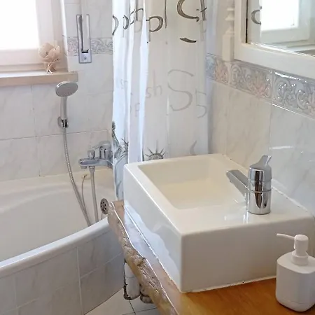 Holiday home Pipo People House Obidos
